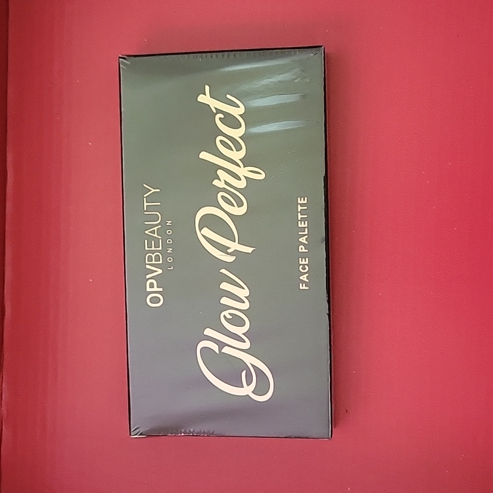 Glow Perfect face palette